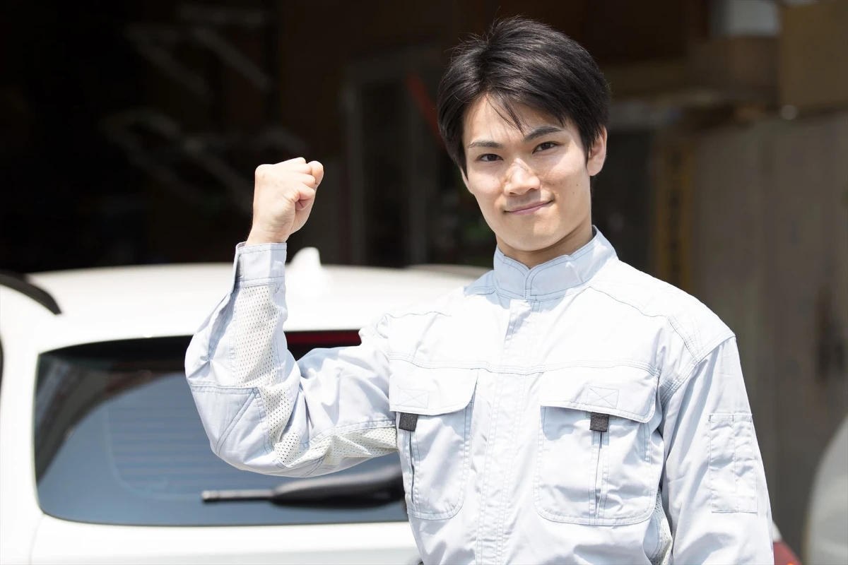 ベテランの男性スタッフ (1) (1)